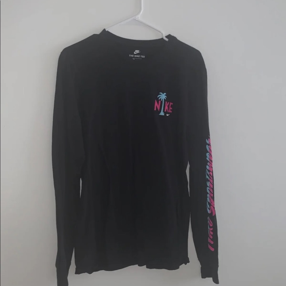 nike black with vibrant colors long sleeve